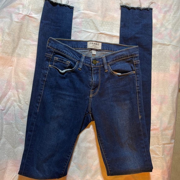 Frame Denim Denim - Frame denim size 27, long skinny jeans with light distressing and a frayed hem